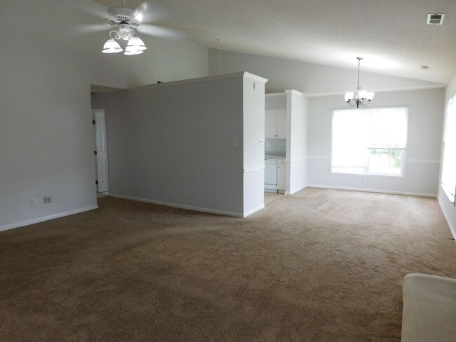 Building Photo - 210 Rivershore Dr