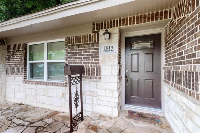 Building Photo - 1819 Finley Rd