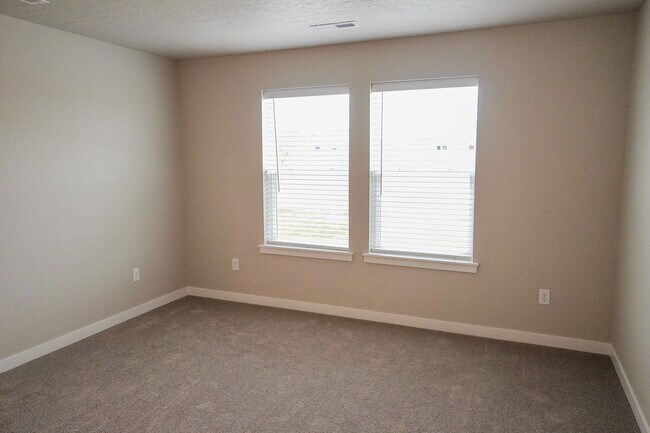 Building Photo - 3154 N Greengate Way