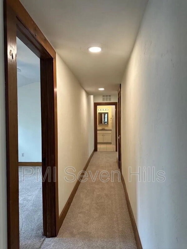 Building Photo - 1643 Fernando Dr