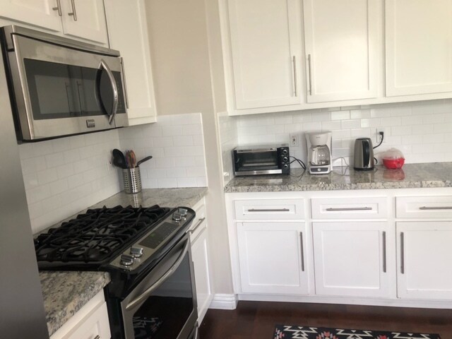 Building Photo - 2300 Sarah Ct