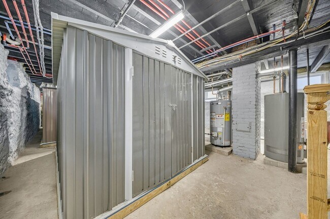 Building Photo - 24 Hinckley St