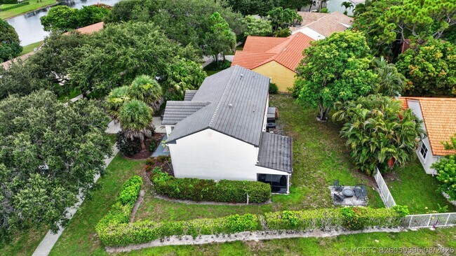 Building Photo - 3870 Sabal Lakes Rd