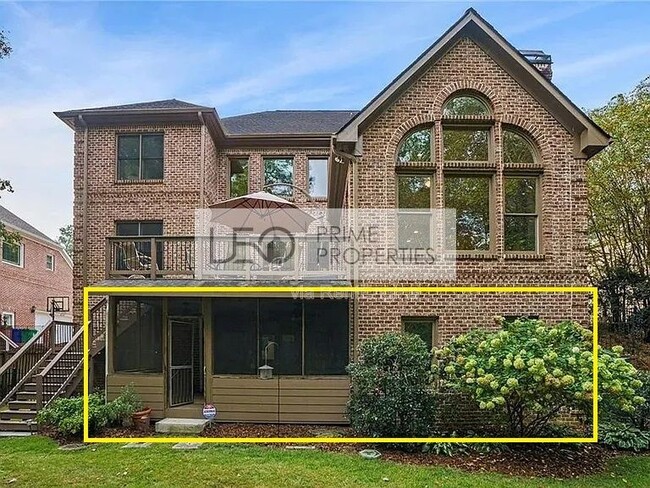 Building Photo - 2262 Meadowvale Dr NE