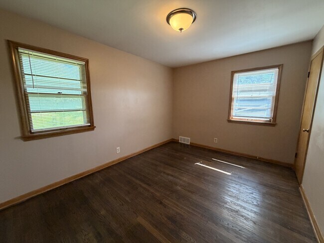 Building Photo - 4010 Newport Ave