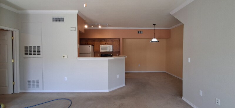 Building Photo - 3901 Sonoma Springs Ave