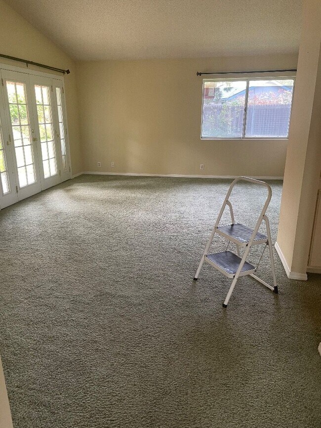 Building Photo - Starlight Ridge 1 story