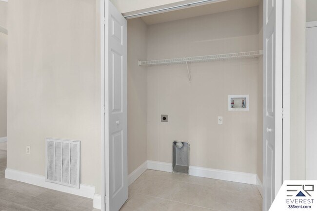 Building Photo - 34 Utrillo Pl