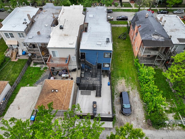 Building Photo - 614 N Troy St