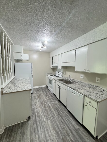 Building Photo - 4601 Packard Dr