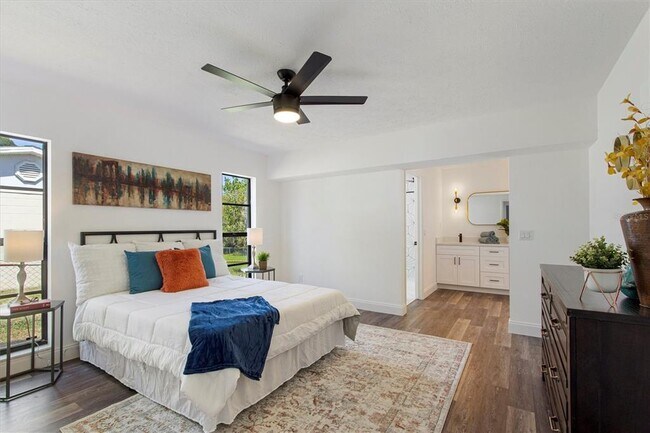 Building Photo - 11218 Creek View Dr