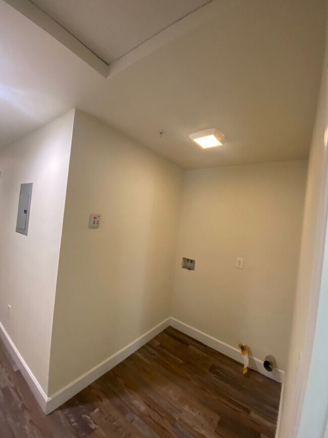 Building Photo - 23(1456,1458)