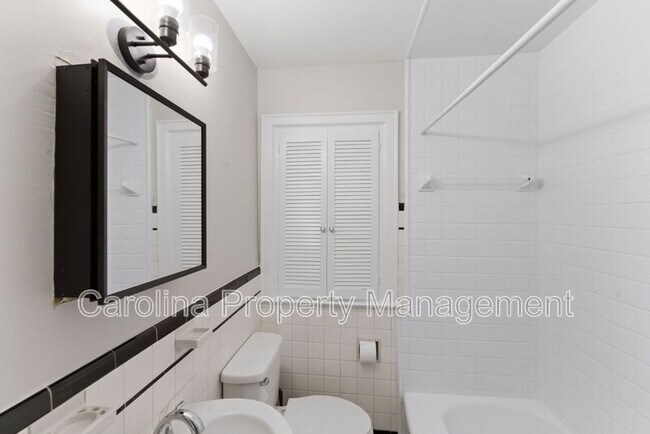 Building Photo - 2405 Greenland Ave