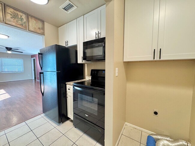 Building Photo - Lake Buckeye Condo