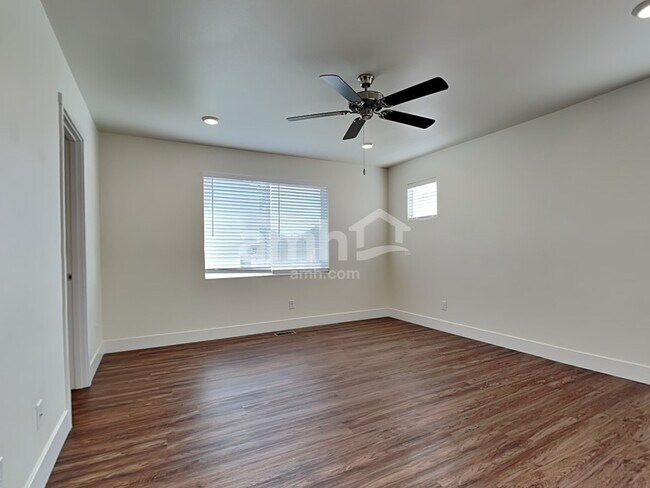 Building Photo - 19301 17th Ave Ct E