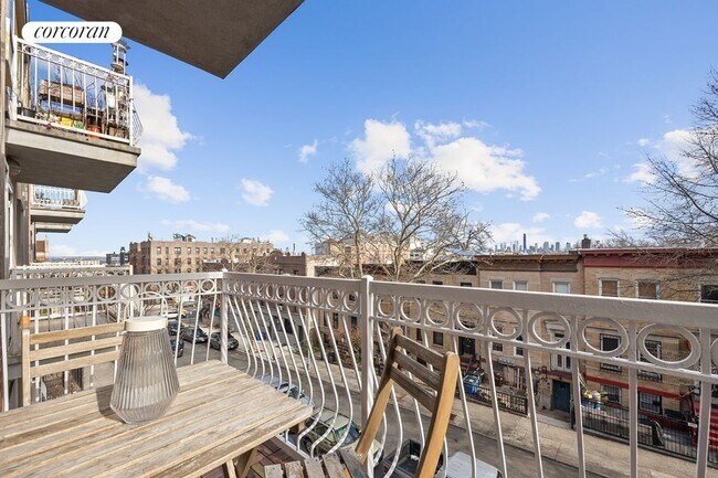 Building Photo - 420 42nd St