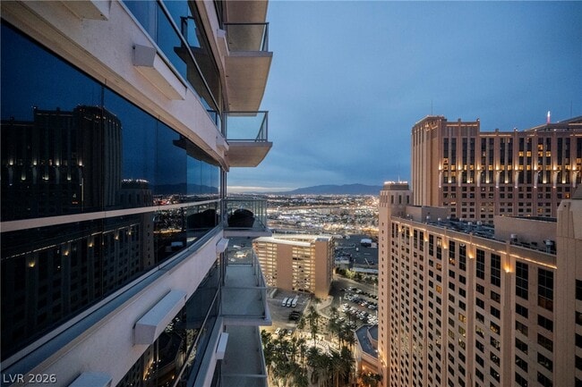 Building Photo - 2700 S Las Vegas Blvd