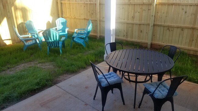 Building Photo - 13 Bigby St