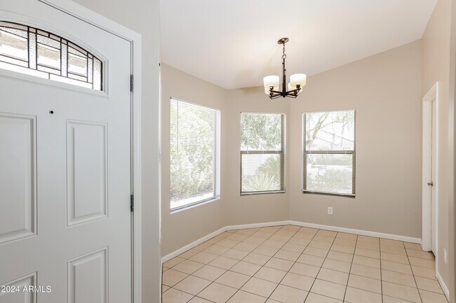 Building Photo - 1815 E Hamel Way