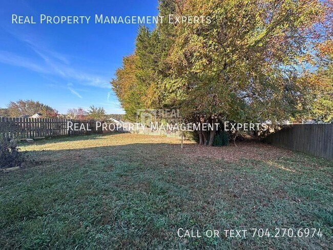 Building Photo - 8815 Firestreak Dr