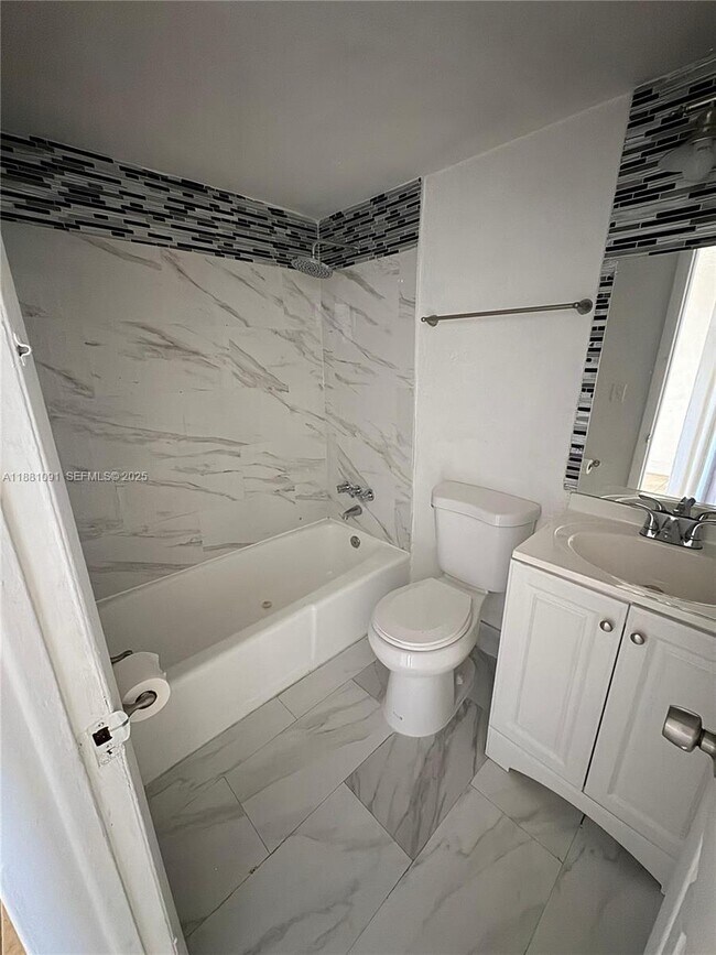 Building Photo - 1407 NW 103rd St