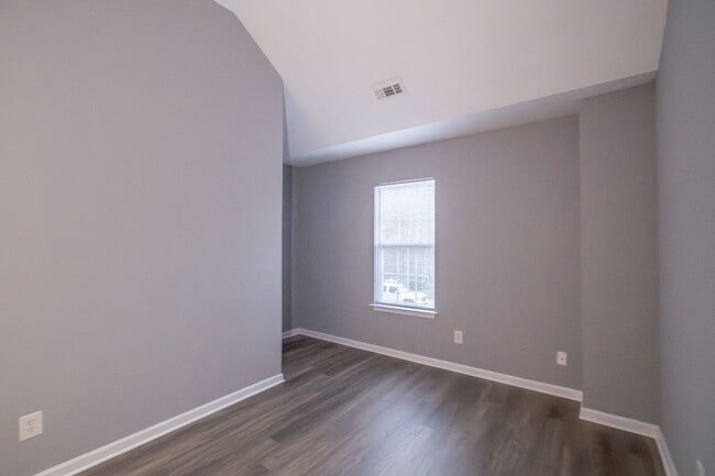 Building Photo - NEWLY RENOVATED !!!! Charming 4-Bedroom Home with Spacious Backyard!