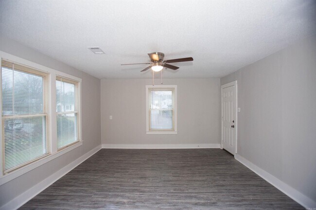 Building Photo - 2015 Franklin St