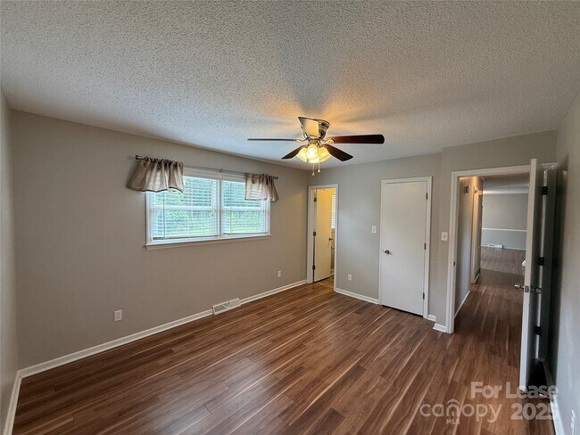 Building Photo - 4712 Jamee Dr