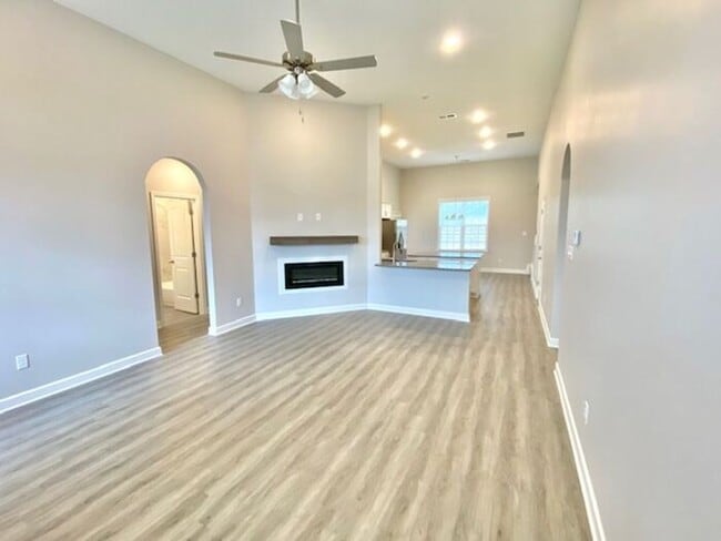 Building Photo - Now Leasing a 5-bedroom 3 bath home in Walls, Mississippi at Mallard Park