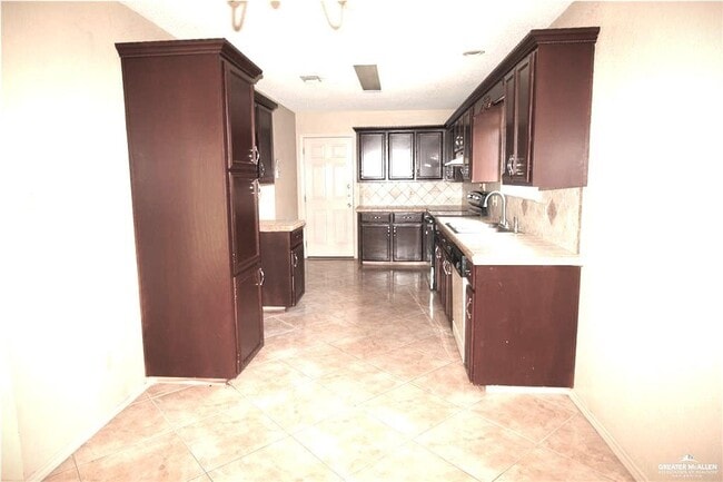 Building Photo - 26 Warbler Ave