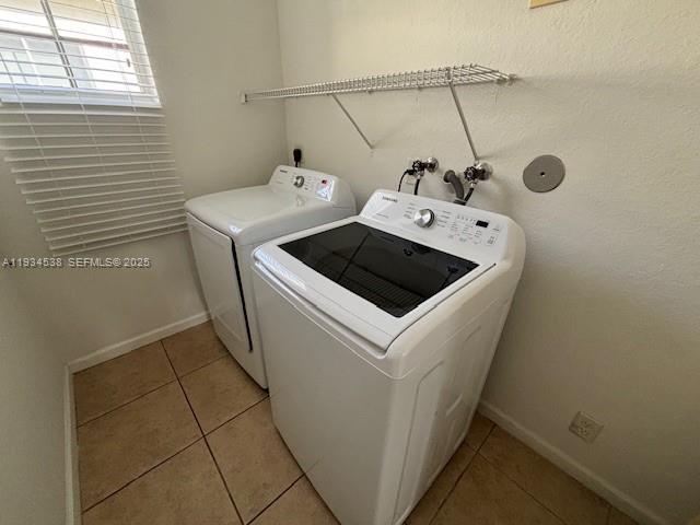 Building Photo - 712 Tulip Cir