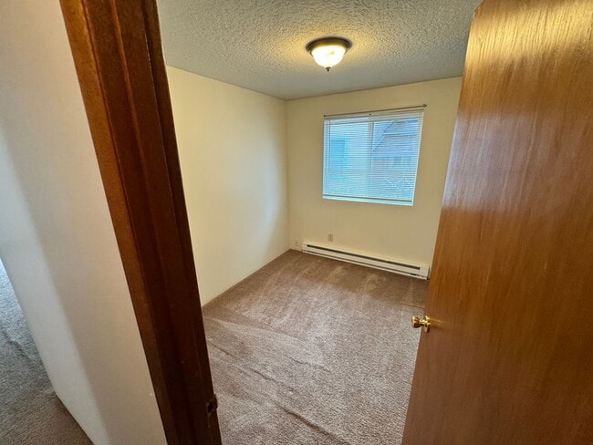 Building Photo - Charming 3-Bedroom SE Portland Home – Fully Fenced Yard - Video attached