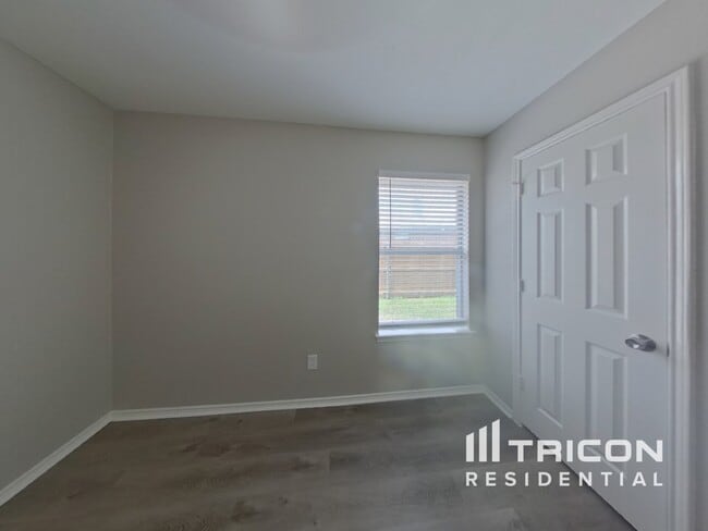 Building Photo - 6301 Brookhaven Trail