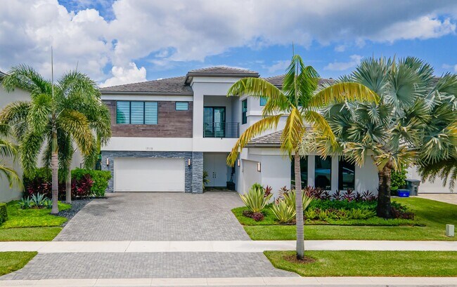 Building Photo - 17119 Aquavera Way