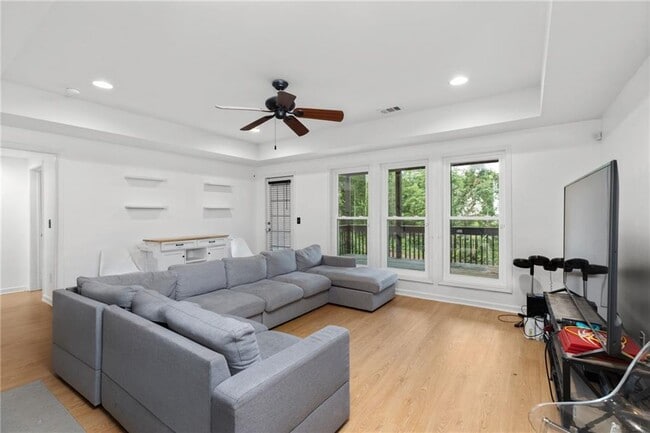Building Photo - 1612 Branch Creek Cove