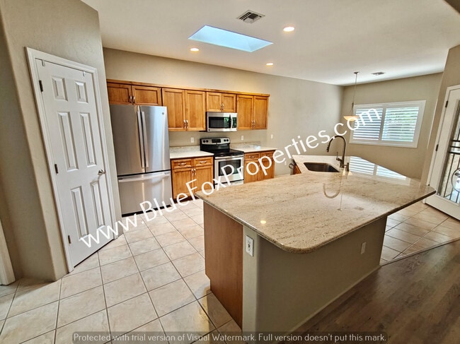 Building Photo - 12628 N Running Coyote Dr
