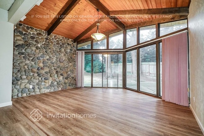 Building Photo - 14719 104th Ave E