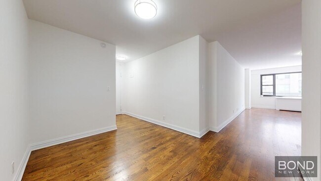 Building Photo - 405 E 56th St