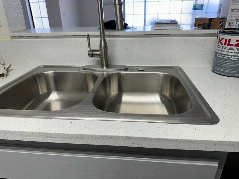 Building Photo - 1828 E Avenue J9