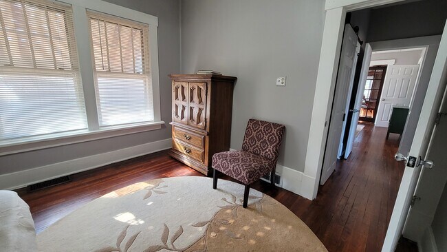 Building Photo - 1601 N Broadway St