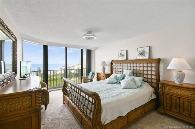 Building Photo - 9650 S Ocean Dr
