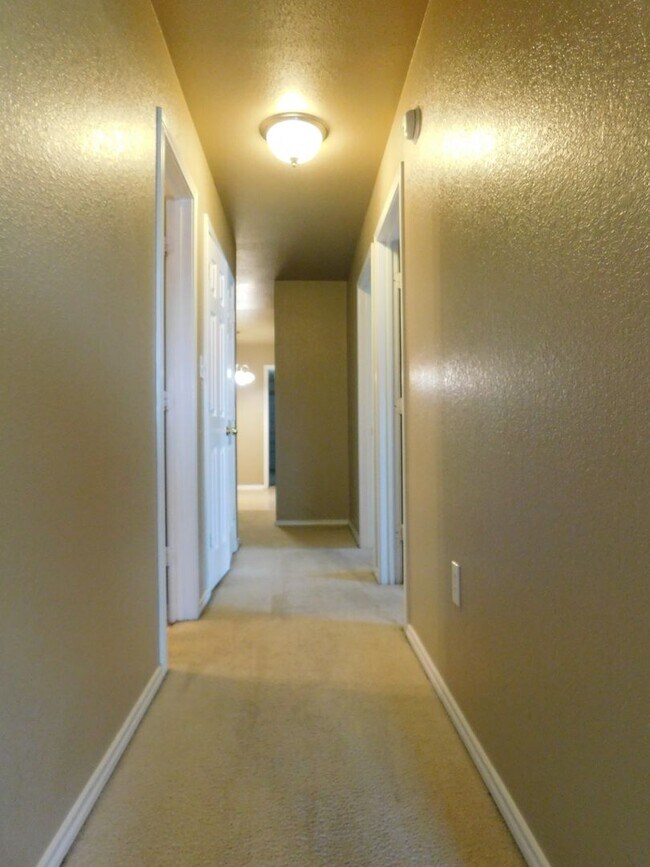 Building Photo - 1712 Ute Trail