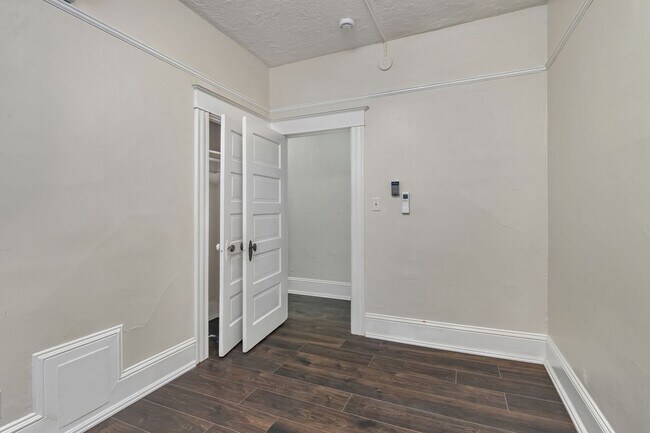 Building Photo - Vintage Charm Meets Modern Comfort in NW Portland