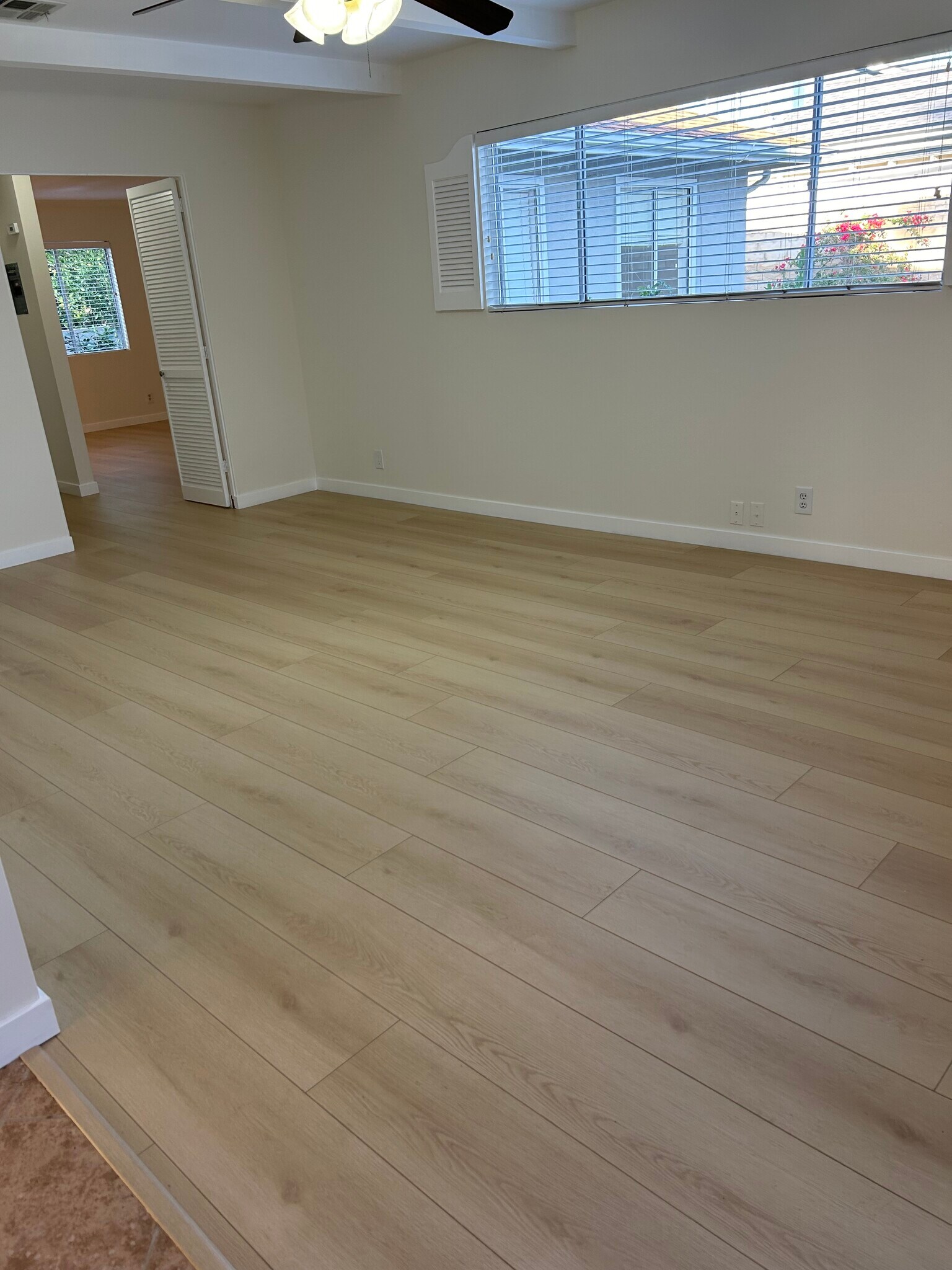 Building Photo - 10760 Russett Ave