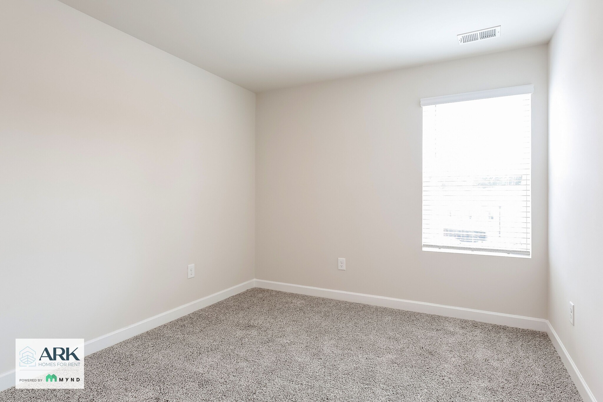 Building Photo - 220 Telford Dr