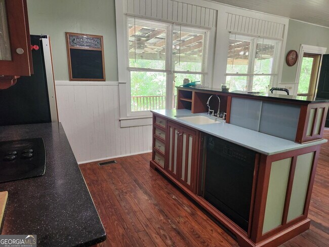 Building Photo - 1240 Walker Church Rd