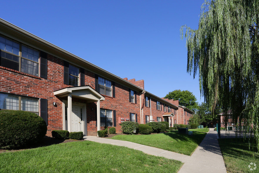 Cove Lake Village - Cove Lake Village Apartments