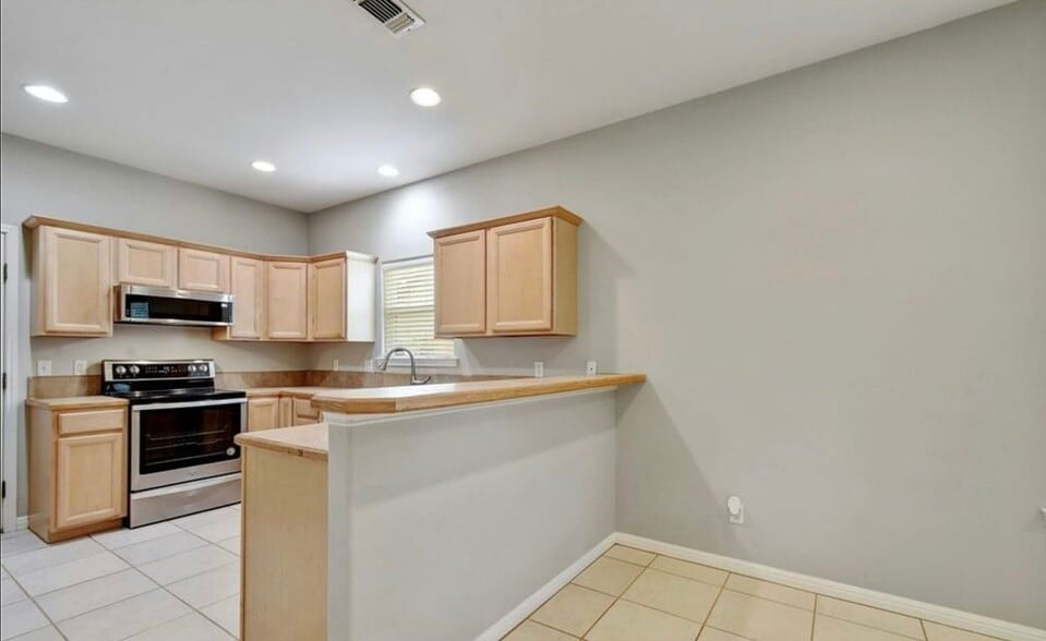 Building Photo - 622 Dartmouth Ave