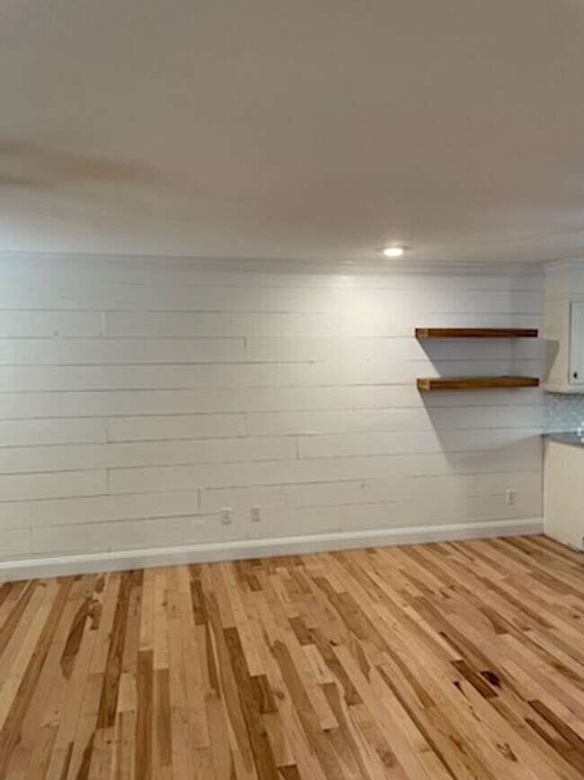 Building Photo - 456-458 Lyles Rd SE