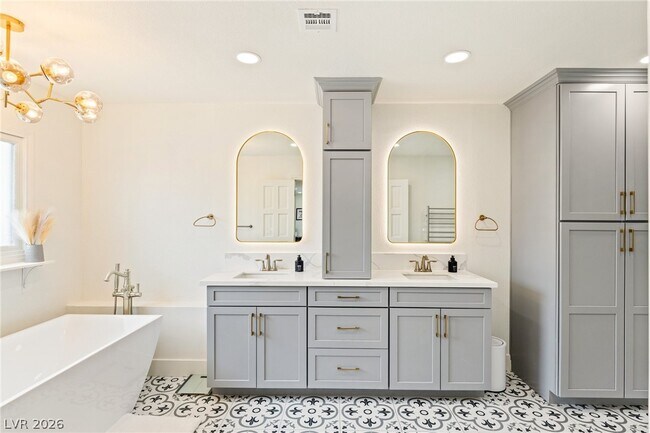 Building Photo - 4045 W Mardon Ave